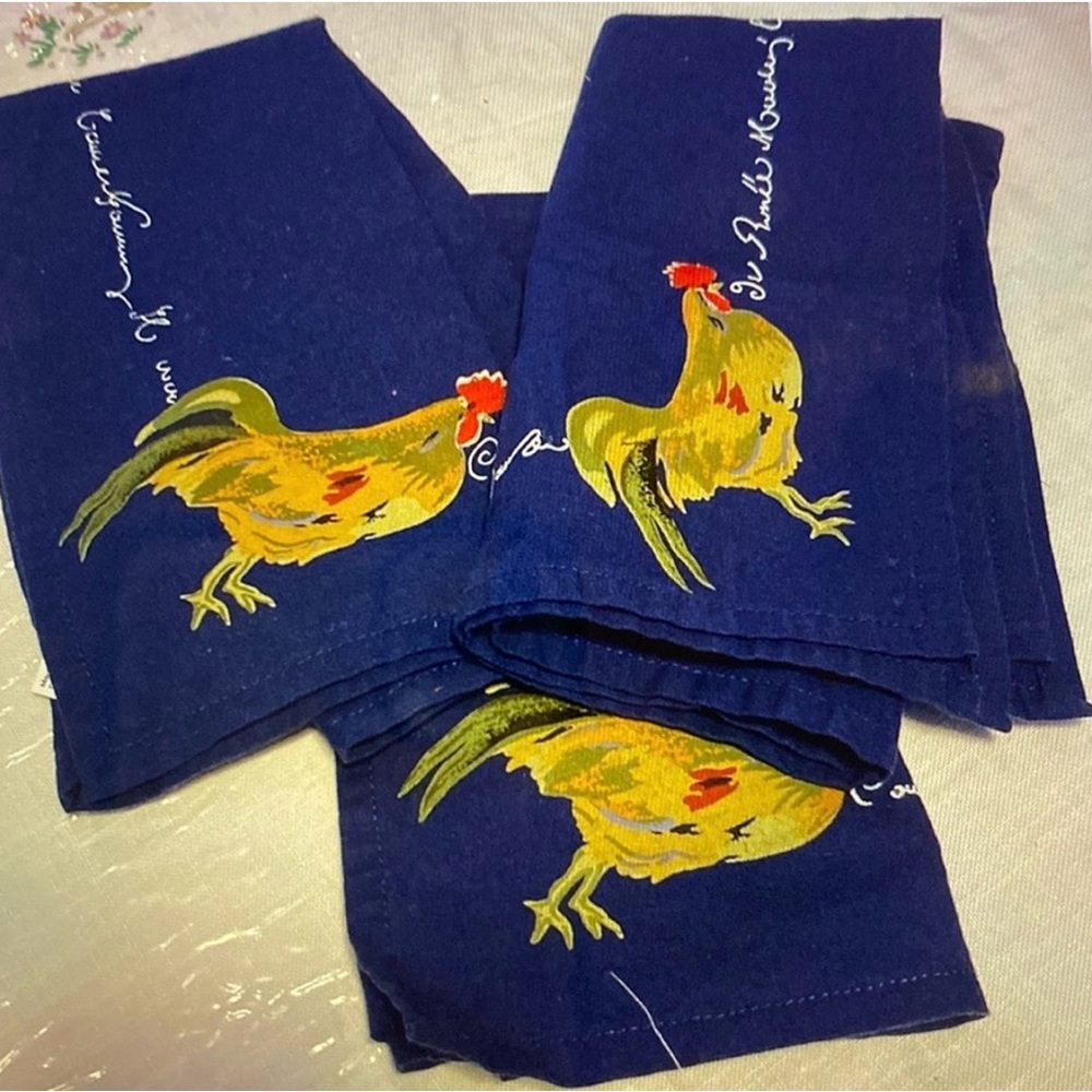 Blue Rooster Print Table Linens
